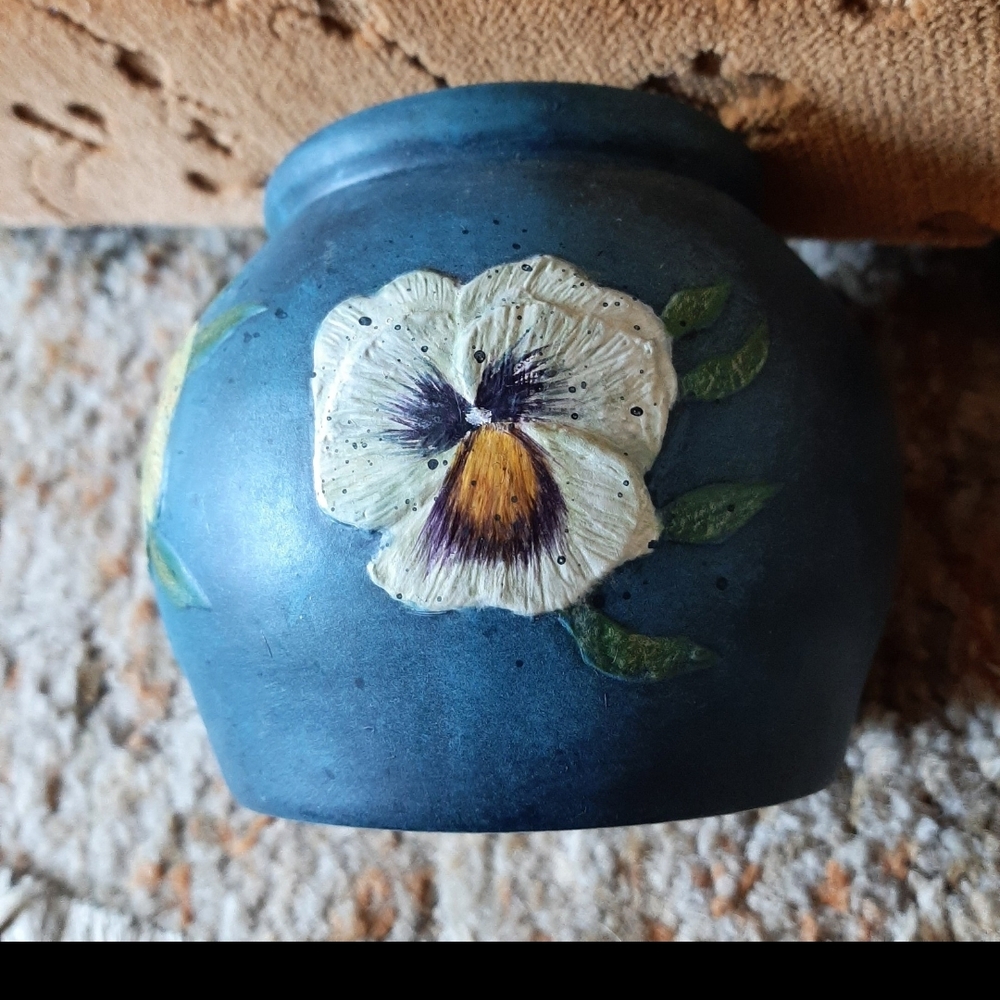 Lang Bob's pottery Pansy Vines Small Bean Pot Flowers